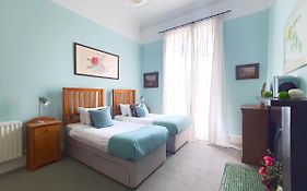 Stylish Central Edinburgh Apartment